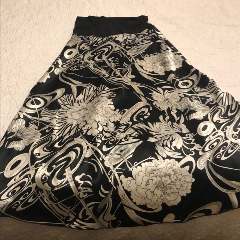 Black & White skirt or pull-on dress